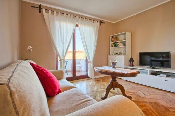 Ferienwohnung Apartman Turk Premantura Exterior foto
