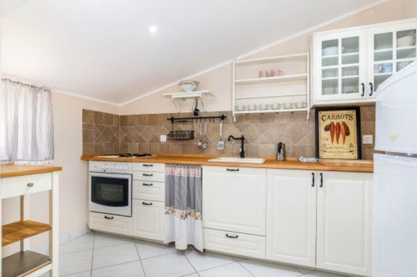 Ferienwohnung Apartman Turk Premantura Exterior foto