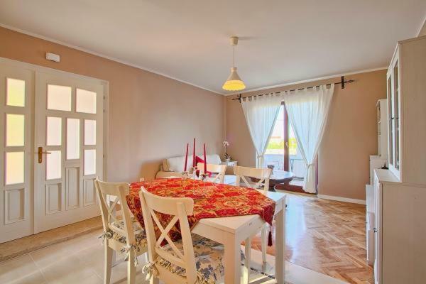 Ferienwohnung Apartman Turk Premantura Exterior foto