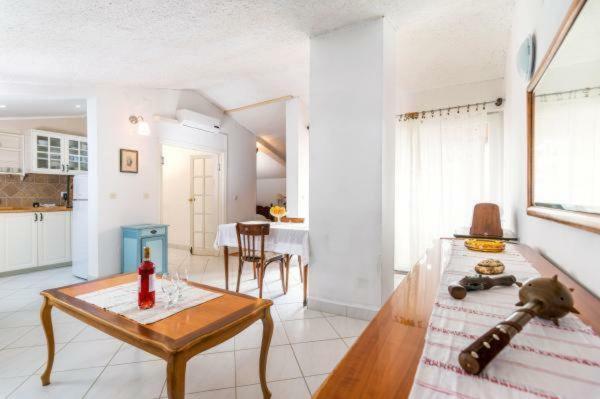 Ferienwohnung Apartman Turk Premantura Exterior foto